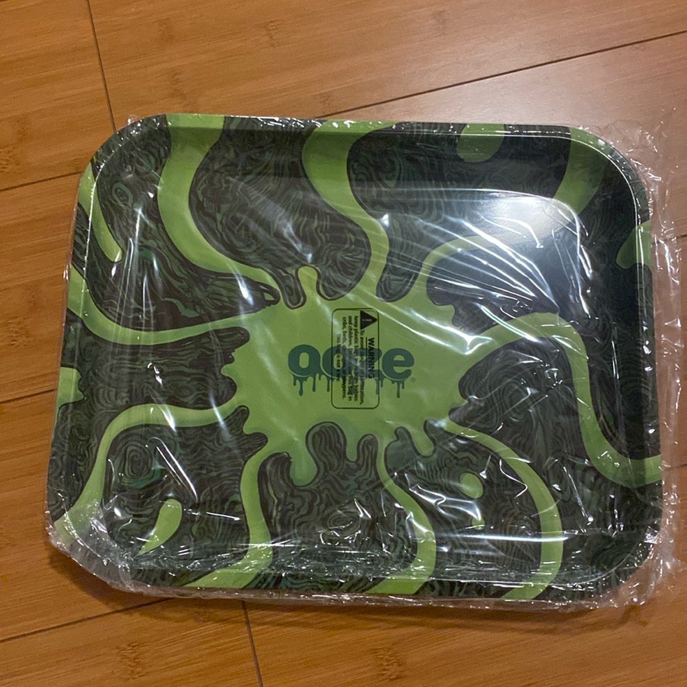 Ooze tray- green slime - collectible

💙 bundle eligible